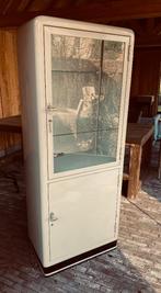 Vintage Dokterskast apothekerkast vitrinekast medicijnkast, Antiek en Kunst, Ophalen