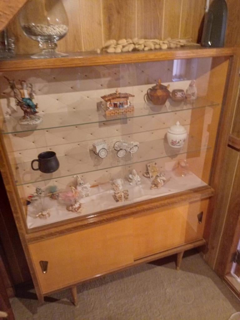 Vitrine vintage du milieu du siècle, Maison & Meubles, Armoires | Vitrines, Enlèvement