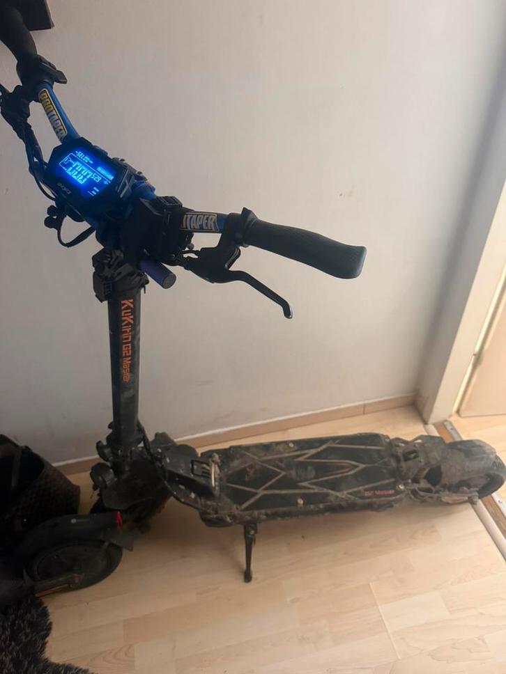 Kukirik g2 master lees beschrijving!!, Vélos & Vélomoteurs, Trottinettes, Utilisé, Step électrique (E-scooter), Enlèvement ou Envoi