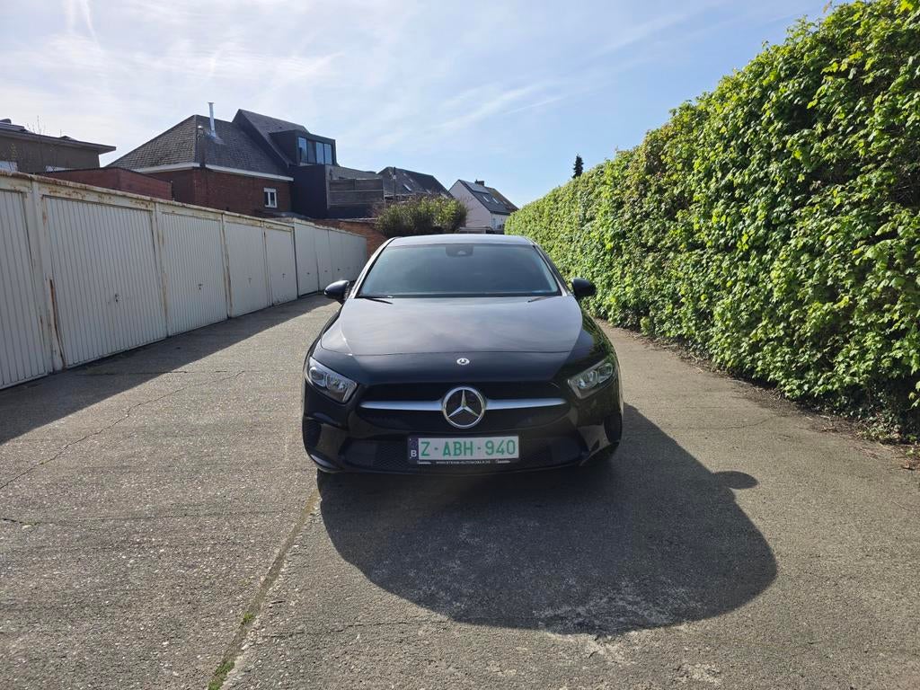 Mercedes-Benz  A200 163pk 2022 automaat, Autos, Classe A, Achat, Euro 6, Noir
