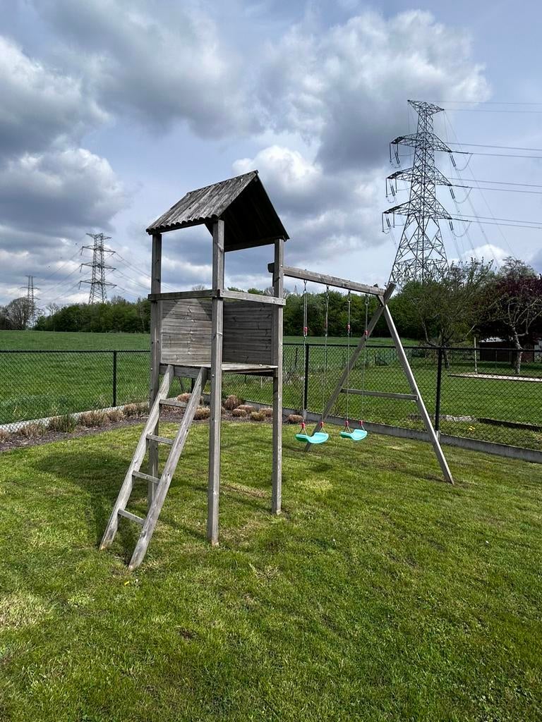 Cabane avec balancoire, Enlèvement, Utilisé, Bois