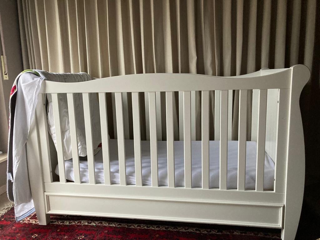 Unieke kans: volledige slaapkamer van Belgisch topmerk, Ophalen