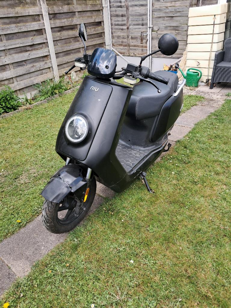 niu sport electrische scooter, Vélos & Vélomoteurs, Pièces de cyclomoteur | Scooters, Enlèvement, Utilisé, Autres types, Autres marques