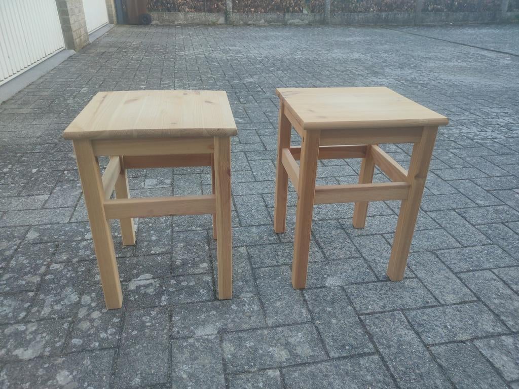 2 x IKEA Oddvar (100kg draagkracht), Huis en Inrichting, Krukjes, Ophalen