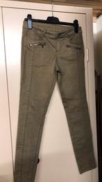 Broek, Kleding | Dames, Broeken en Pantalons, Groen, Lang, Maat 38/40 (M), Ophalen of Verzenden