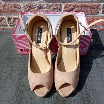 Escarpins beige très hauts talons pointure 41 beschikbaar voor biedingen