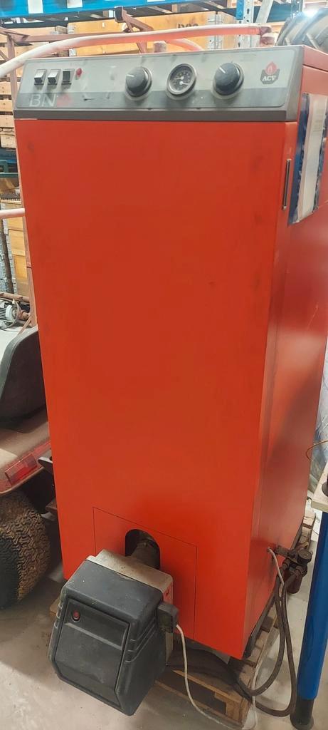 Acv brander mazout 2010 model 25kw 120liter tank, Doe-het-zelf en Bouw, Verwarming en Radiatoren, Zo goed als nieuw, Radiator