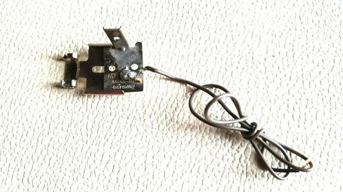 7234 MARKLIN HO-1x Bevestigingssteun +clip seinen op plastic, Hobby en Vrije tijd, Modeltreinen | H0, Gebruikt, Overige typen