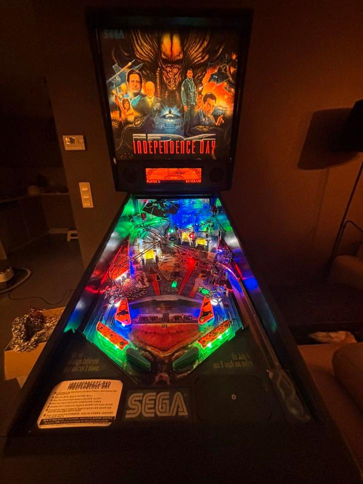 Independence Day de Sega 1996, Collections, Machines | Flipper (jeu), Utilisé, Électronique, Sega, Enlèvement