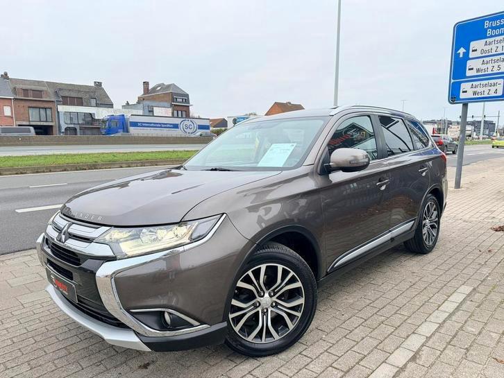 Mitsubishi Outlander 2.3D 4X4 2015 Euro6 7pl 135dkm Pano Ful, Autos, Mitsubishi, Entreprise, Achat, Outlander, Caméra 360°, 4x4