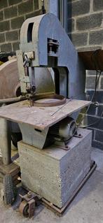 Antieke lintzaagmachine, Ophalen