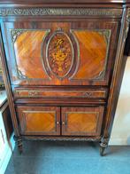 Tv kast., Enlèvement