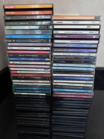 pakket met 50 CD's beschikbaar voor biedingen