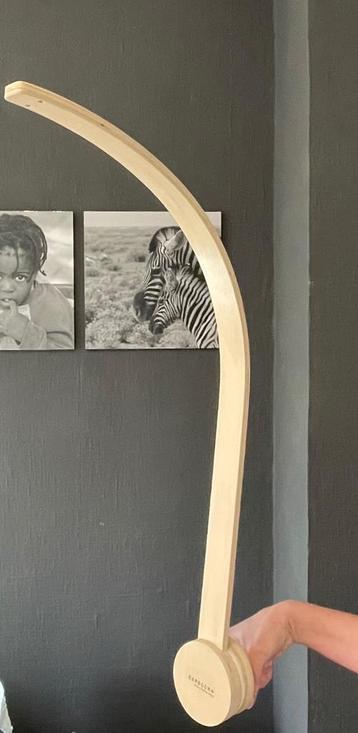 Houten babymobielhouder Bamboom beschikbaar voor biedingen