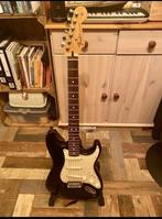 Fender Stratocaster The Black Strat avec housse de transport, Musique & Instruments, Instruments à corde | Guitares | Électriques