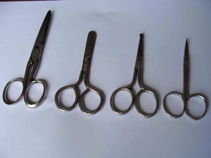 4 ciseaux,1 ciseau spécial,1coupe ongle, vintage, Antiek en Kunst, Antiek | Gereedschap en Instrumenten, Ophalen of Verzenden
