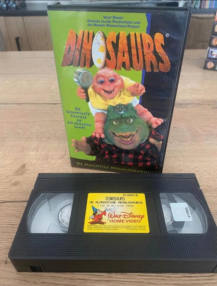VHS Dinosaurussen (Disney) NL, Cd's en Dvd's, VHS | Film, Zo goed als nieuw, Ophalen of Verzenden