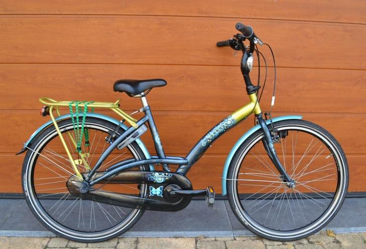 Batavus gabana. 26 inch. 100% perfect. Npr 450 €, Fietsen en Brommers, Fietsen | Meisjes, Gebruikt, 26 inch of meer, Handrem, Versnellingen