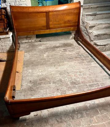 Antiek houten bed (meurisier) beschikbaar voor biedingen