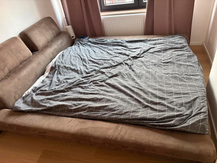 2-persoonsbed-frame in zachte daim, voor matras van 2m/1m80, Huis en Inrichting, Slaapkamer | Bedden, Gebruikt, Tweepersoons, 180 cm