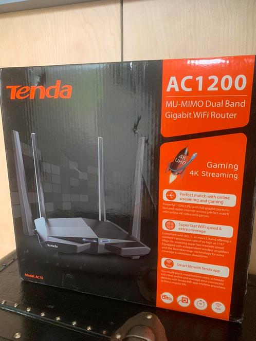 Tenda Modemrouter WiFi V12, Computers en Software, Routers en Modems, Zo goed als nieuw, Router