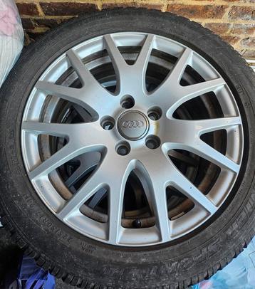 4 Jantes AUDI A3 A4 A6 A8 avec pneus hiver beschikbaar voor biedingen