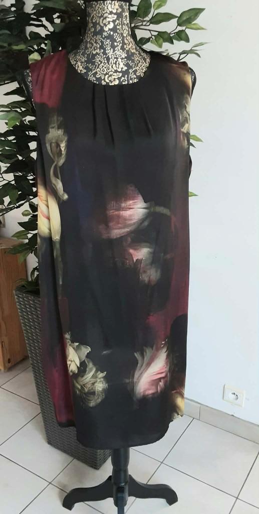 Robe  taille 42, Kleding | Dames, Jurken, Nieuw, Maat 42/44 (L), Zwart, Onder de knie, Ophalen of Verzenden