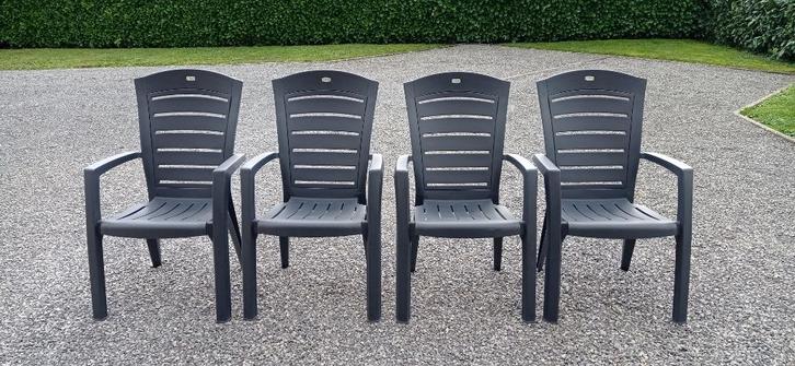 4x Stevige antracietgrijze tuinstoelen, bijna nieuw, Tuin en Terras, Tuinstoelen, Plastic, Stapelbaar, Ophalen