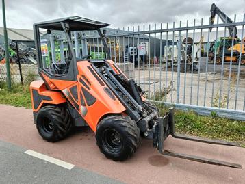 Cast 33 TLS minishovel mini loader giant avant 1400kg beschikbaar voor biedingen