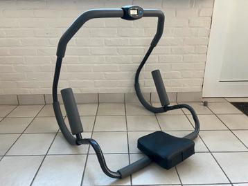 Buikspiertrainer met computer beschikbaar voor biedingen