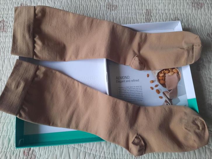 Bas de contention / chaussette Juzo (bas genou), Vêtements | Femmes, Chaussettes & Bas, Neuf, Socquettes et Bas genoux, Beige