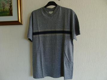 T-shirt marine, marque Canada, taille S beschikbaar voor biedingen