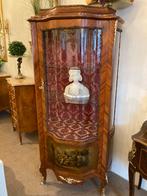 Prachtige antieke vitrine met Vernismatin panelen, Antiek en Kunst, Ophalen