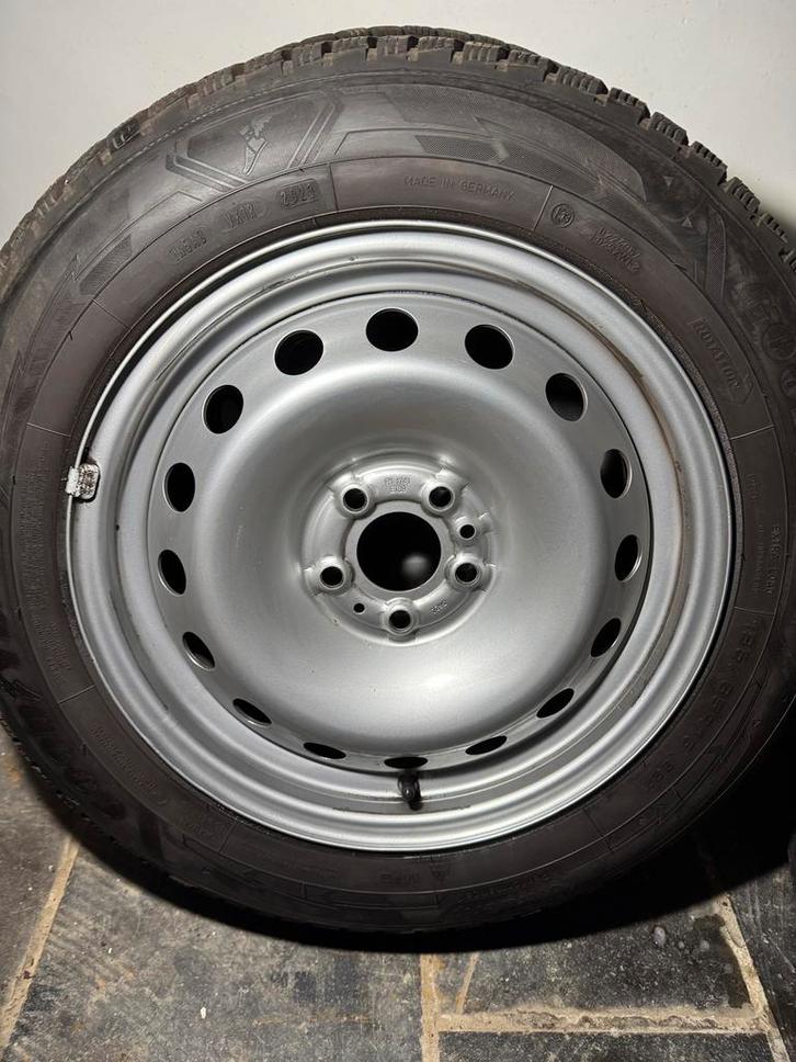 2 Pneus neige Fiat Goodyear Ultragrip  3 185/65 R15 92 T XL, Auto-onderdelen, Banden en Velgen, Band(en), Ophalen