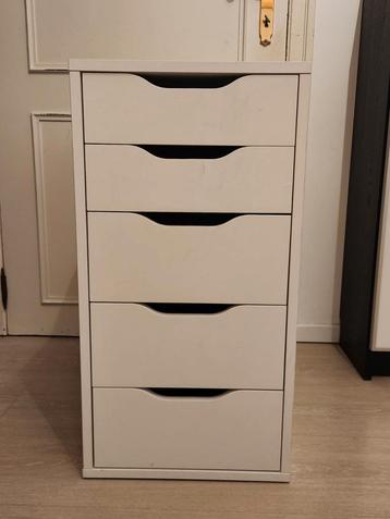 All time favourite ladenkast beschikbaar voor biedingen