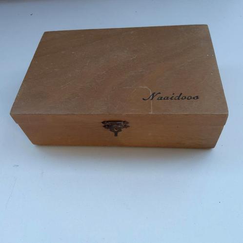 Houten naaikistje. 60ies vintage., Hobby en Vrije tijd, Naaien en Fournituren, Gebruikt, Ophalen of Verzenden