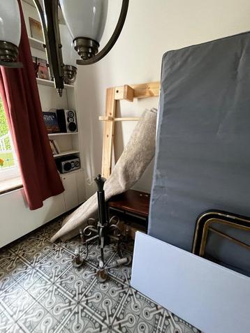 Karup bed + Kast + matras + Tapijt + Ak. Wandplaat  beschikbaar voor biedingen