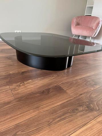 Grande table basse design - verre fumé + acier