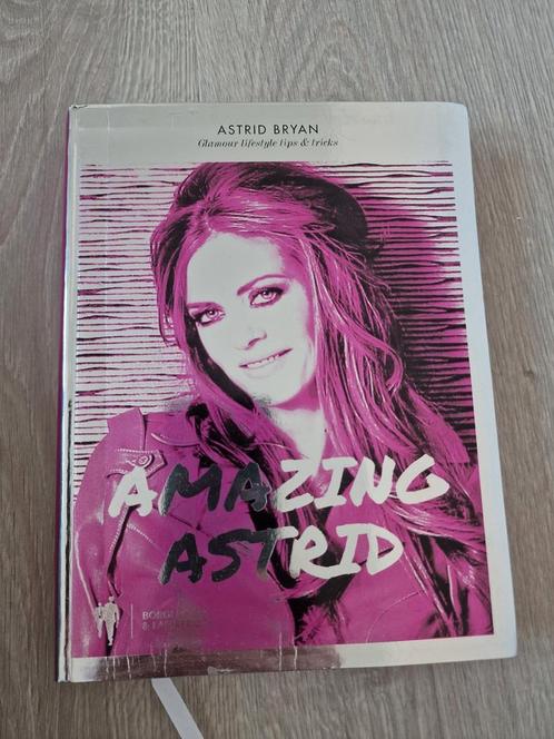 Katia Vlerick - Amazing Astrid, Boeken, Mode, Zo goed als nieuw, Ophalen of Verzenden