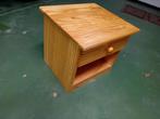 Table de chevet en pin, Enlèvement, Utilisé