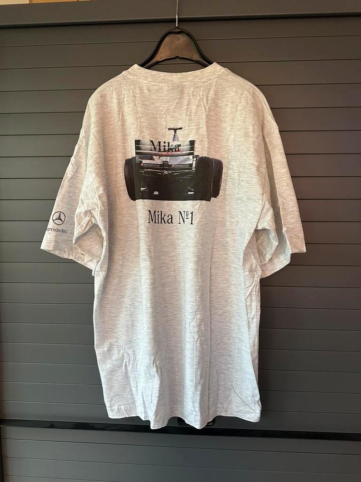 Officieel T-shirt van Mercedes-Benz Motorsport Mika Häkkinen, Verzamelen, Automerken, Motoren en Formule 1, Zo goed als nieuw