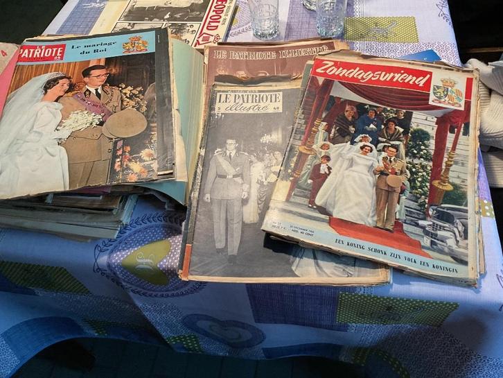 Mappen met oude documentatie vorstenhuis, Verzamelen, Koningshuis en Royalty, Gebruikt, Overige typen, Ophalen of Verzenden