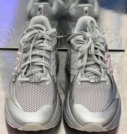 GANNI X NEW BALANCE SILVER AND PINK SNEAKERS 38,5 NIEUW‼️💖, Kleding | Dames, Schoenen, Nieuw, Sneakers, Overige kleuren, Ophalen of Verzenden
