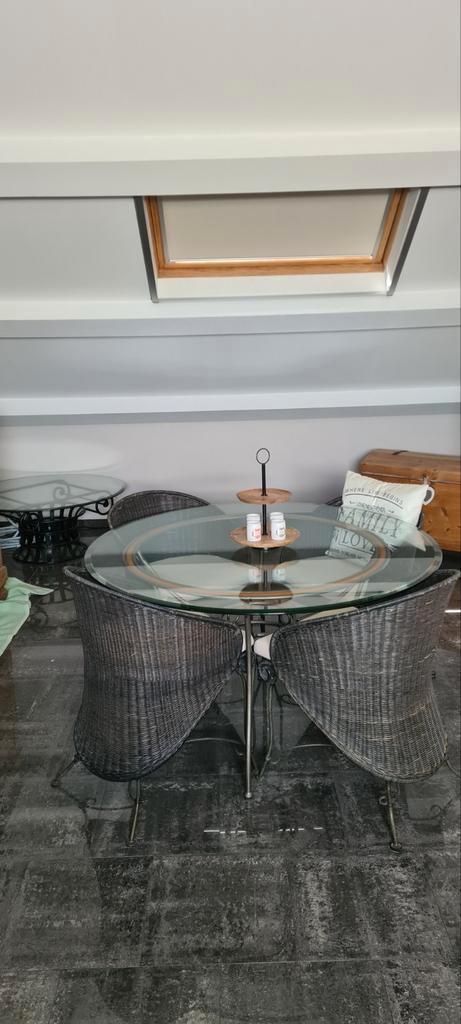 Eetkamertafel / veranda met glazen blad 130cm, Huis en Inrichting, Tafels | Salontafels, Zo goed als nieuw, Ophalen