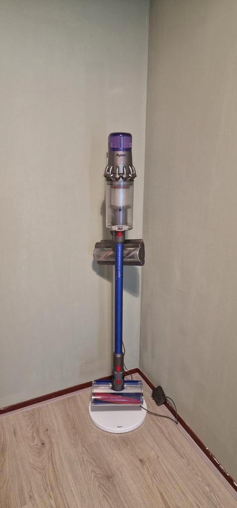 Dyson V11 Absolute Extra Pro inclusief standaard., Elektronische apparatuur, Stofzuigers, Zo goed als nieuw, Stofzuiger, Reservoir