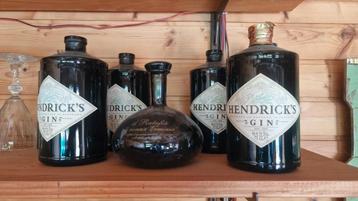 6 flessen lege gin Hendrick´s voor decoratie en 1 bolle fles, Enlèvement
