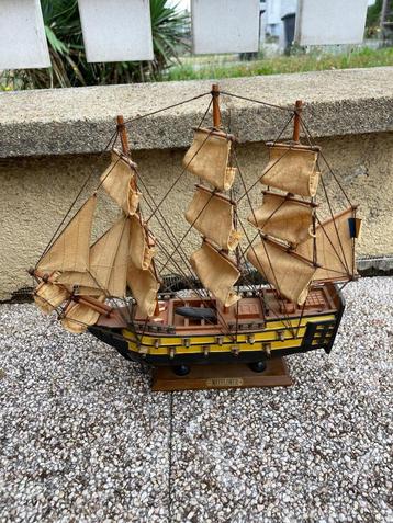 Klein Mayflower-bootmodel beschikbaar voor biedingen