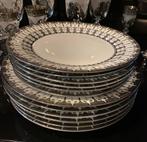 Servies set borden en glazen, Antiek en Kunst, Ophalen