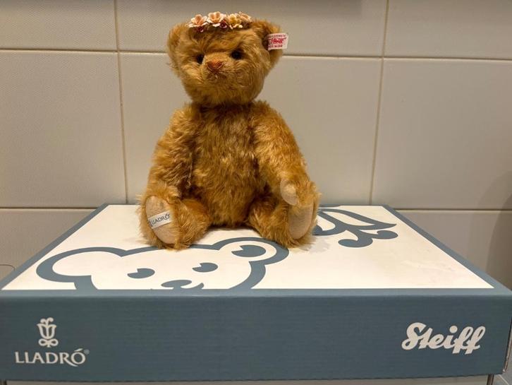 Steiff Lladró - Herfstbeer, Verzamelen, Beren en Cherished Teddies, Zo goed als nieuw, Stoffen beer, Steiff, Ophalen of Verzenden