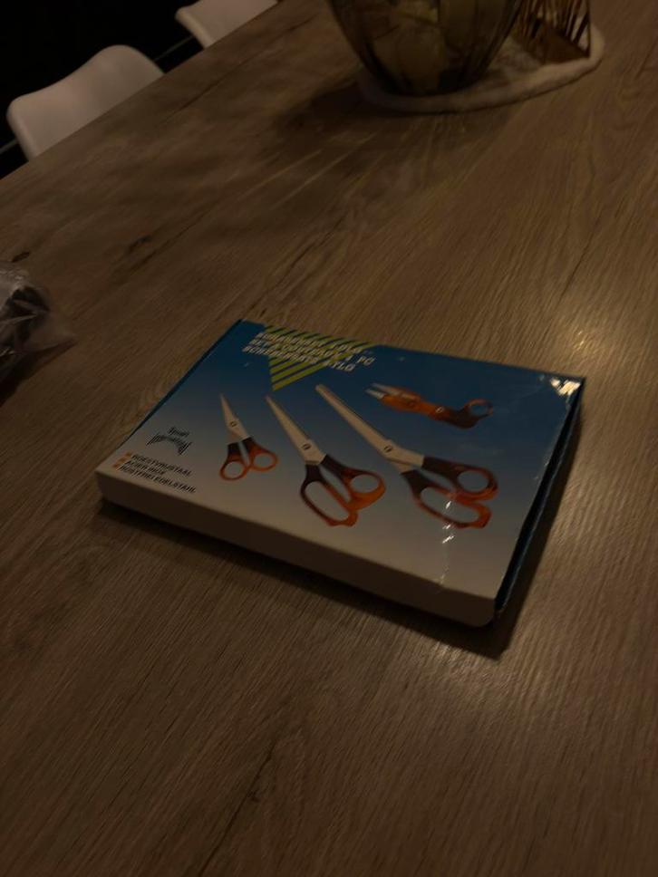 4-delige scharenset – RVS – in originele doos, Verzamelen, Disney, Zo goed als nieuw, Ophalen